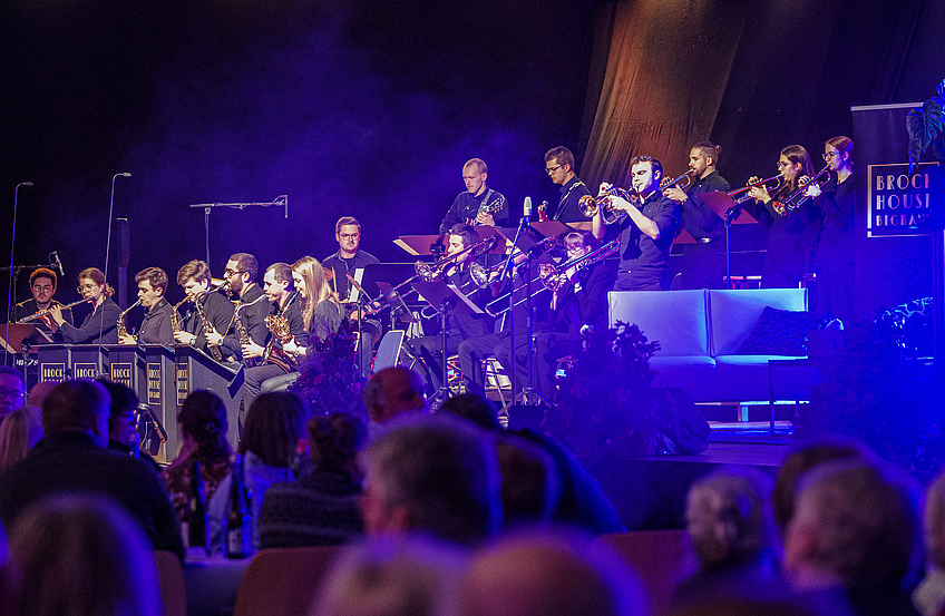 Begleitet mit gewohnt sattem Sound die Ehrenamtsgala: die Brockhouse Big Band.