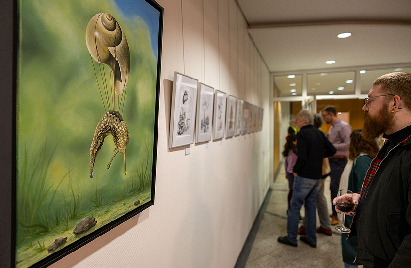 Impressionen der Vernissage zu Jérémy Piquets „Fantastische Welten“ im Wallenhorster Rathaus.