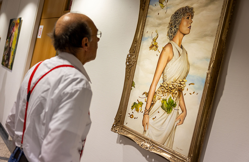 Impressionen der Vernissage zu Jérémy Piquets „Fantastische Welten“ im Wallenhorster Rathaus.