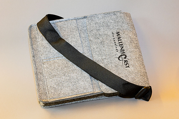 Filz-Schultertasche