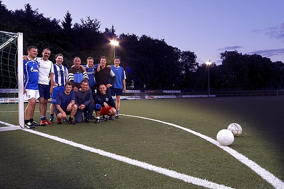 Kunstrasensportplatz in Hollage