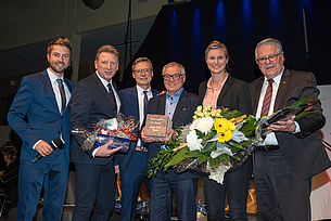 Ehrung für ehrenamtliches Engagement im Sport: Sven Lake, Ludger Abeln, Bürgermeister Otto Steinkamp, Preisträger Hans Peter Papke, Britta Heidemann und Helmut Buschmeyer (von links).
