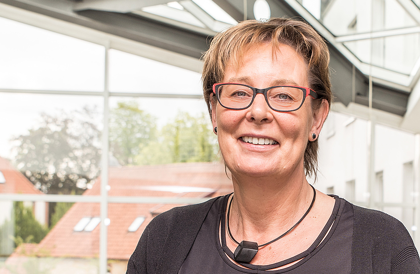 Wallenhorsts Gleichstellungsbeauftragte Kornelia Böert weist auf den Infotag zum beruflichen Wiedereinstieg hin.