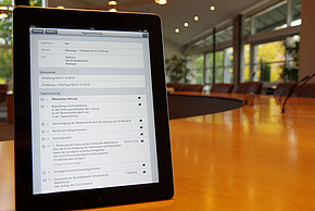 Einfach, praktisch, übersichtlich: aktuelle Sitzungsunterlagen auf dem iPad – für die Ratsmitglieder sowie für Bürgerinnen und Bürger.
