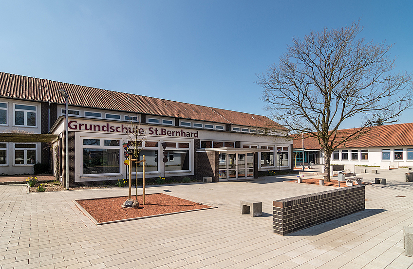 Die Anmeldungen für das Schuljahr 2018/2019 nehmen die Wallenhorster Grundschulen – hier die St.-Bernhard-Schule – am 27. und 28. April entgegen.