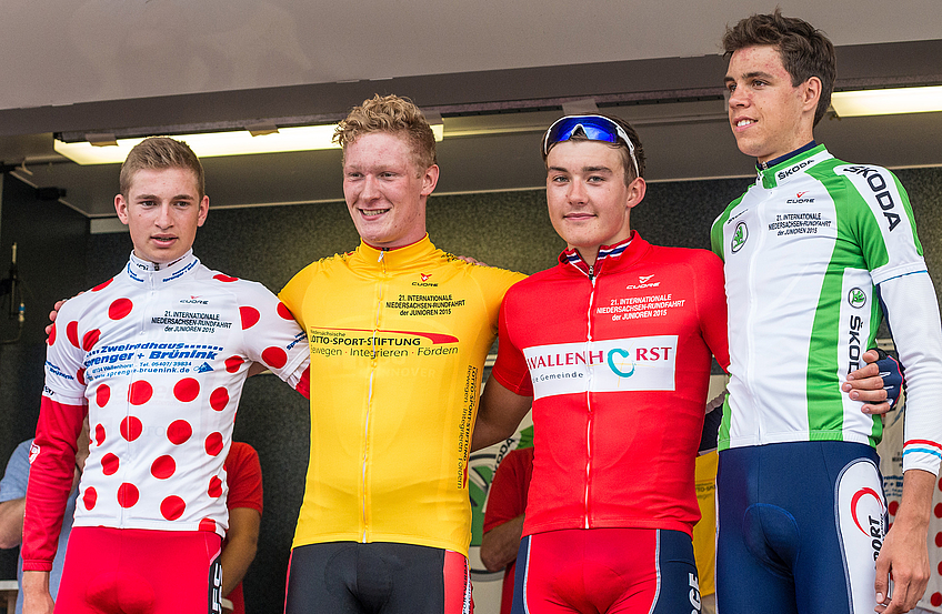Leo Appelt (2. von links), Sieger der Juniorenrundfahrt 2015 in Wallenhorst, ist nun auch aktueller Straßenrad-Weltmeister der Junioren.