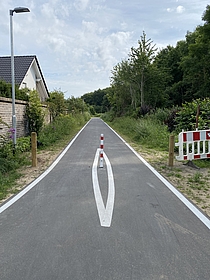 Radweg Uhlandstraße vom Nachtigallenweg aus gesehen